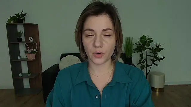 MariaSttone online show from 12/13/24, 03:21