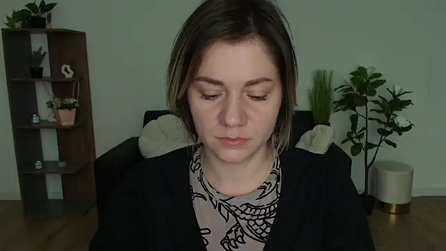 MariaSttone online show from 12/17/24, 02:11