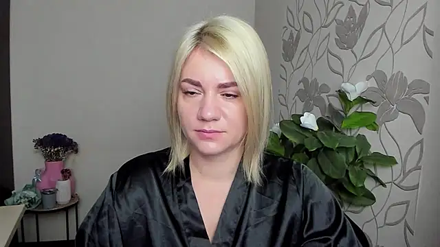 MariaSttone online show from 11/02/25, 09:33