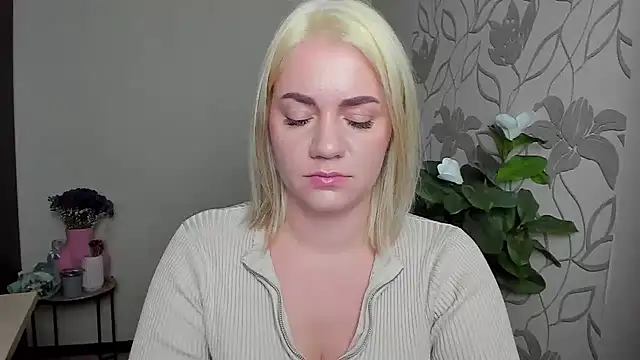 MariaSttone online show from 11/05/25, 09:48