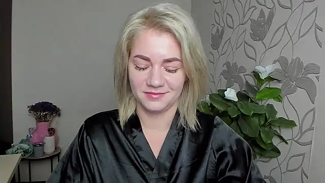 MariaSttone online show from 11/14/25, 09:08