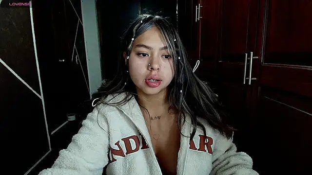 AntonellaRosee  online show from 03/16/25, 12:00