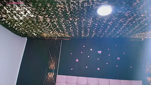 AntonellaRosee  online show from 10/03/25, 12:02