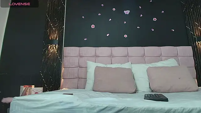 AntonellaRosee  online show from 10/14/25, 12:06