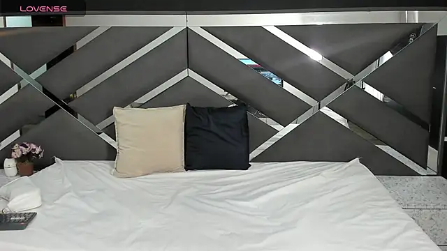 AntonellaRosee  online show from 10/18/25, 12:06