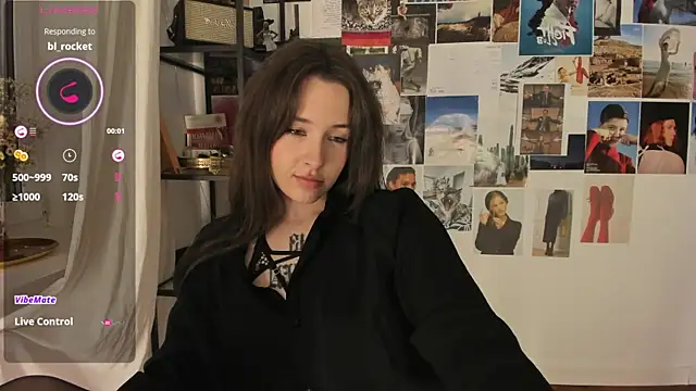 Snapshot of MonicaRocket chatting on 01/05/25, 04:27 MonicaRocket online show from 01/05/25, 04:27