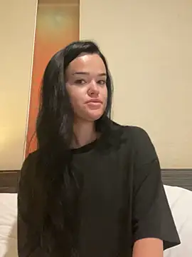 Snapshot of English-Chloe96 chatting on 11/12/25, 04:35 English-Chloe96 online show from 11/12/25, 04:35