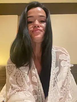 Snapshot of English-Chloe96 chatting on 11/16/25, 04:51 English-Chloe96 online show from 11/16/25, 04:51