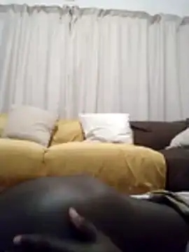 Snapshot of ruvisky chatting on 10/31/25, 10:00 ruvisky online show from 10/31/25, 10:00