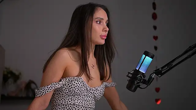 Snapshot of Mila_May_ chatting on 02/09/25, 06:11 Mila May online show from 02/09/25, 06:11