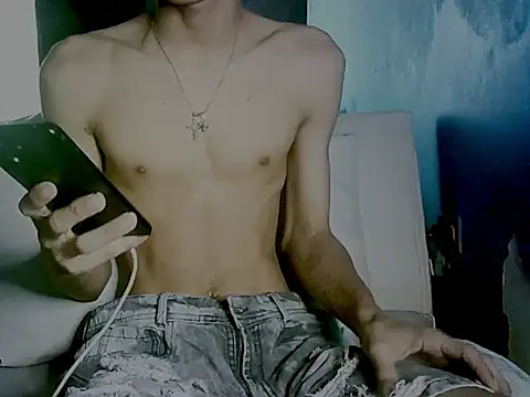 Snapshot of Key_198 chatting on 12/17/24, 02:00 Key 198 online show from 12/17/24, 02:00