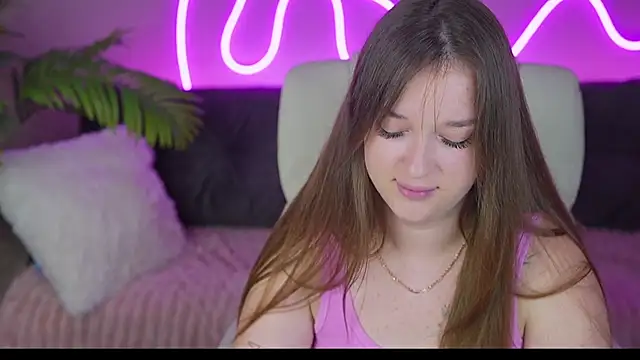 Snapshot of DonnaLustt chatting on 09/18/25, 05:09 DonnaLustt online show from 09/18/25, 05:09