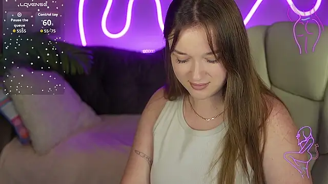 Snapshot of DonnaLustt chatting on 10/11/25, 07:45 DonnaLustt online show from 10/11/25, 07:45