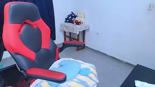 Snapshot of italy___boobs chatting on 09/28/25, 02:28 italy boobs online show from 09/28/25, 02:28