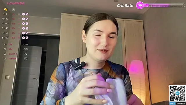 Snapshot of Maria_Bowie chatting on 09/15/25, 07:41 Maria Bowie online show from 09/15/25, 07:41