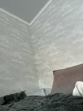 Snapshot of Miilania chatting on 12/13/24, 10:08 Miilania online show from 12/13/24, 10:08