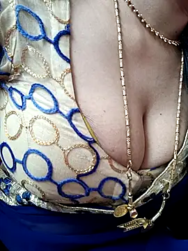 Snapshot of amala_ss chatting on 10/03/25, 08:00 amala ss online show from 10/03/25, 08:00