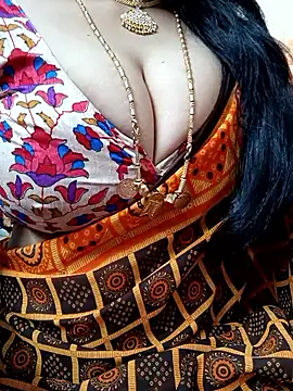 Snapshot of amala_ss chatting on 10/05/25, 02:43 amala ss online show from 10/05/25, 02:43