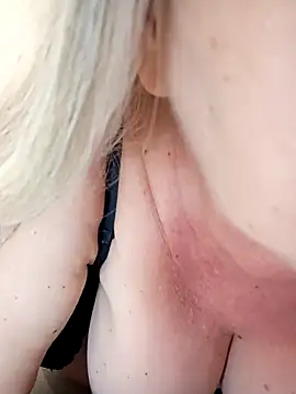 Lana Luna1 online show from 12/03/25, 09:46