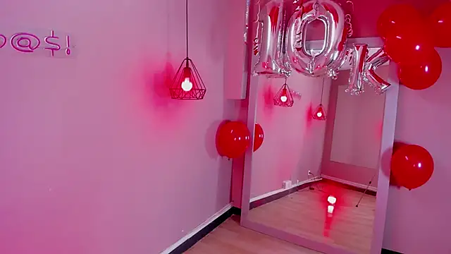 EstefaniaVelez  online show from 12/04/24, 02:26