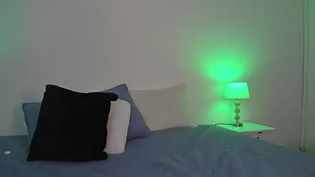 EstefaniaVelez  online show from 12/27/24, 03:37