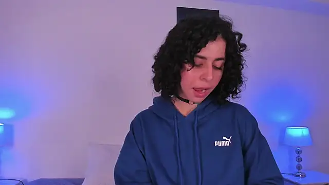 EstefaniaVelez  online show from 12/29/24, 05:12