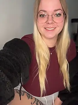 AnnaLenaaa online show from 12/04/24, 10:57