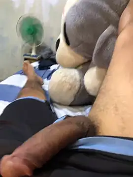 isacalejandroo online show from 12/25/24, 03:06