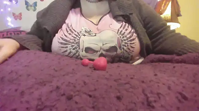 Snapshot of Alli_Kat chatting on 12/08/24, 01:58 Alli Kat online show from 12/08/24, 01:58