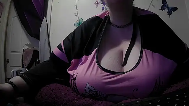 Snapshot of Alli_Kat chatting on 01/07/26, 02:30 Alli Kat online show from 01/07/26, 02:30