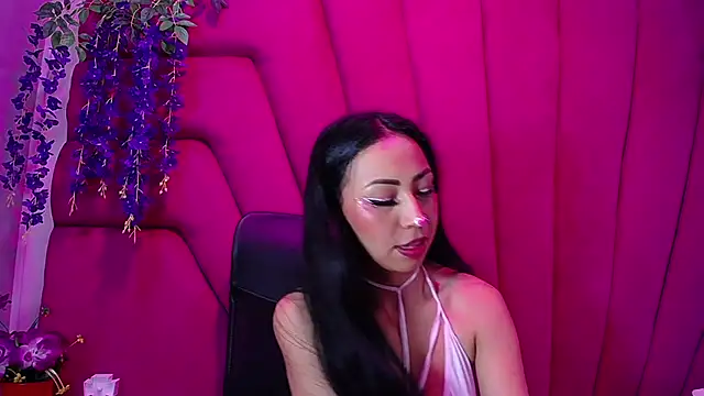 Snapshot of nathalia_pink chatting on 10/28/25, 02:09 nathalia pink online show from 10/28/25, 02:09