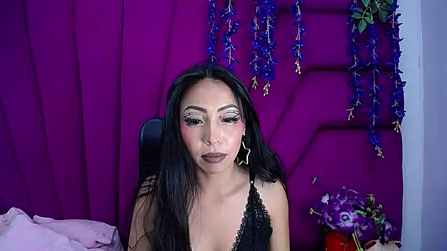 Snapshot of nathalia_pink chatting on 05/13/26, 03:37 nathalia pink online show from 05/13/26, 03:37