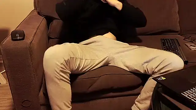 Snapshot of SingleDaddy801 chatting on 12/06/24, 12:12 SingleDaddy801 online show from 12/06/24, 12:12