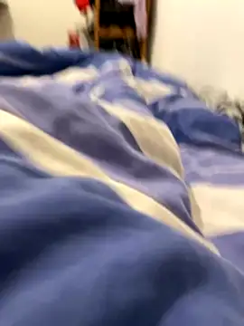 Snapshot of Lcrete chatting on 10/27/25, 01:26 Lcrete online show from 10/27/25, 01:26