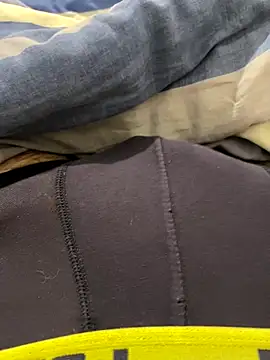 Snapshot of Lcrete chatting on 11/23/25, 06:08 Lcrete online show from 11/23/25, 06:08