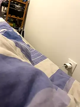 Snapshot of Lcrete chatting on 12/04/25, 06:27 Lcrete online show from 12/04/25, 06:27