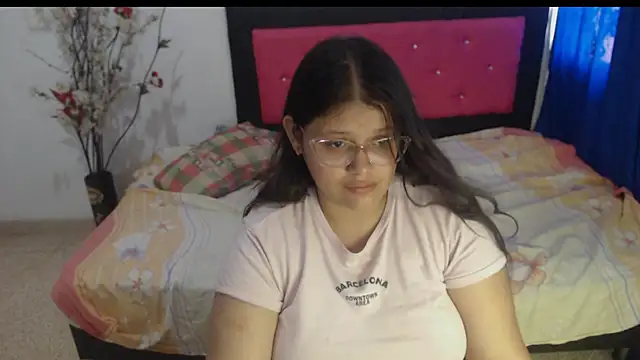 Snapshot of angel_barbie_1 chatting on 09/27/25, 02:55 angel barbie 1 online show from 09/27/25, 02:55