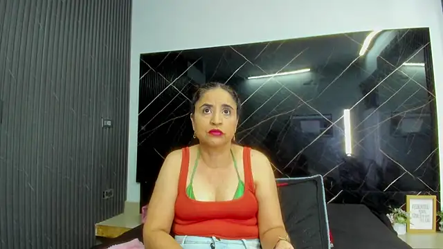 Yaya    11 online show from 09/27/25, 04:28