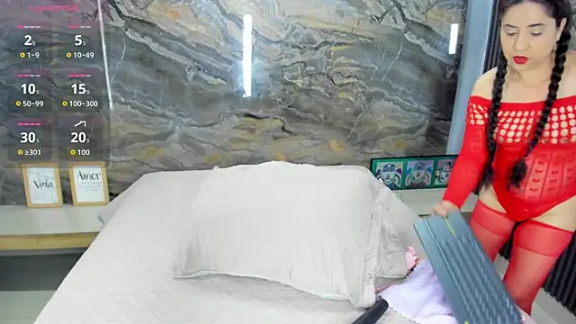 Yaya    11 online show from 10/03/25, 04:31