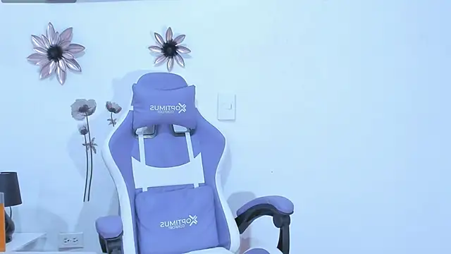 Snapshot of AnneGagner chatting on 12/11/24, 09:55 AnneGagner online show from 12/11/24, 09:55