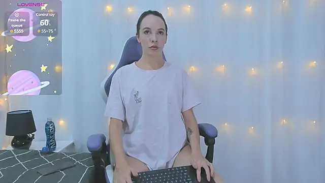 Snapshot of AnneGagner chatting on 01/24/25, 10:19 AnneGagner online show from 01/24/25, 10:19