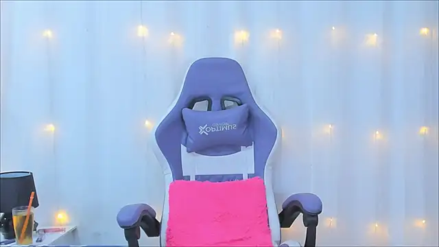 Snapshot of AnneGagner chatting on 02/12/25, 10:26 AnneGagner online show from 02/12/25, 10:26