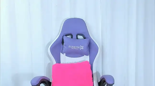 Snapshot of AnneGagner chatting on 02/26/25, 10:31 AnneGagner online show from 02/26/25, 10:31