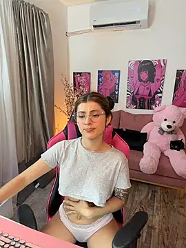 annieesweett online show from 06/25/26, 10:58