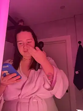 SuzieMurray online show from 11/20/25, 08:14