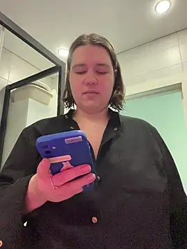 SuzieMurray online show from 07/25/26, 08:23