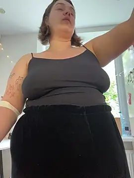 SuzieMurray online show from 07/26/26, 08:21