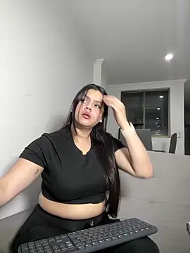 Snapshot of kimberlyhills1 chatting on 02/20/25, 04:39 kimberlyhills1 online show from 02/20/25, 04:39