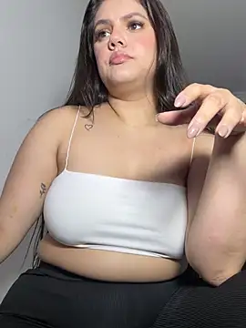 Snapshot of kimberlyhills1 chatting on 03/07/25, 08:00 kimberlyhills1 online show from 03/07/25, 08:00