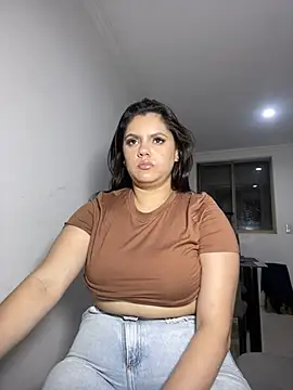 Snapshot of kimberlyhills1 chatting on 03/15/25, 03:18 kimberlyhills1 online show from 03/15/25, 03:18